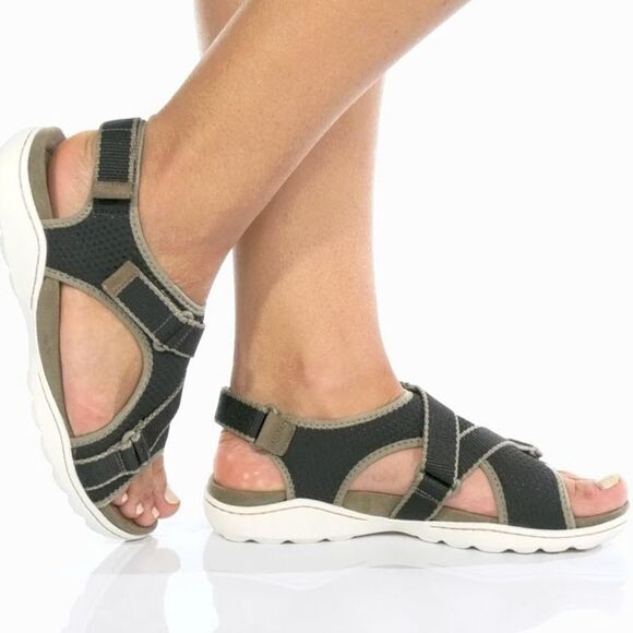 Clarks Shoes - Clarks Women's Collection Amanda Stroll Sandal
